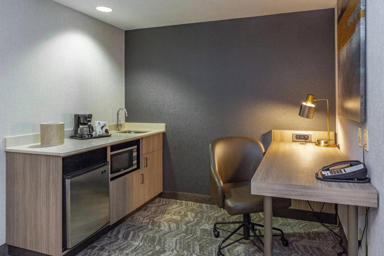 Springhill Suites Anchorage Midtown Экстерьер фото