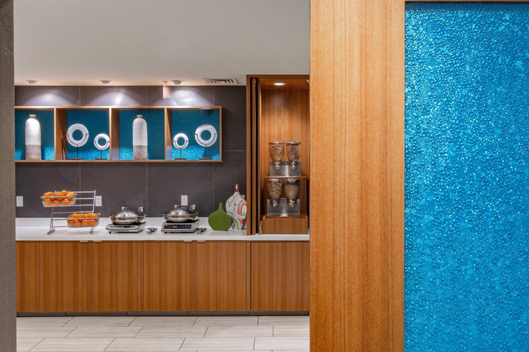 Springhill Suites Anchorage Midtown Экстерьер фото