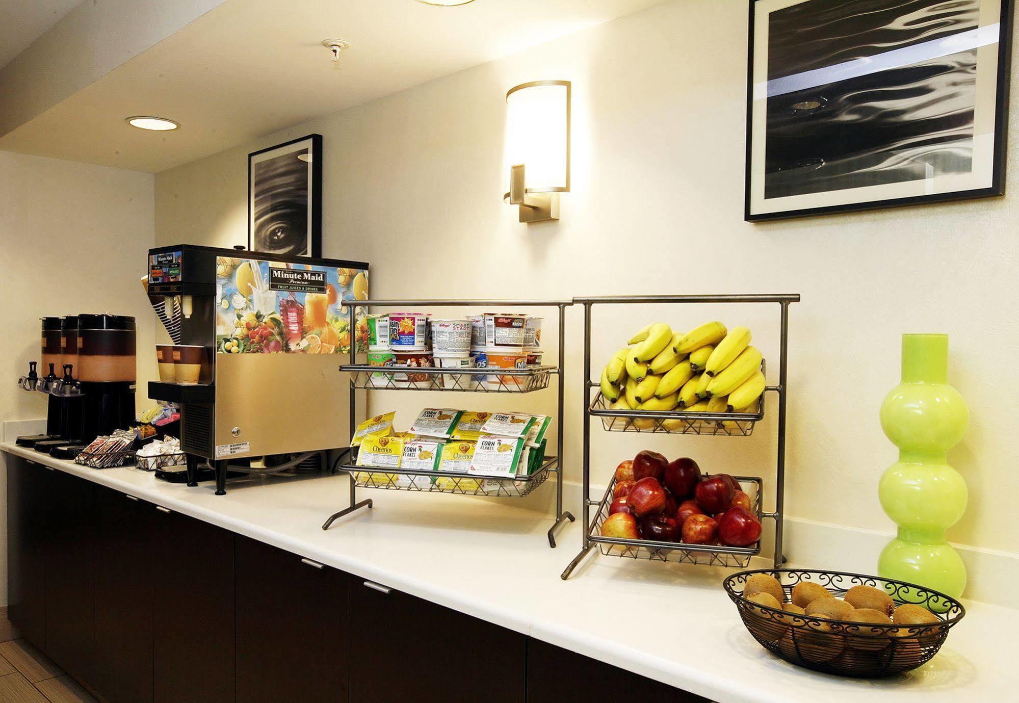 Springhill Suites Anchorage Midtown Экстерьер фото